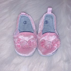💕Girls Light Baby Pink Velvet Slip On Shoes💕